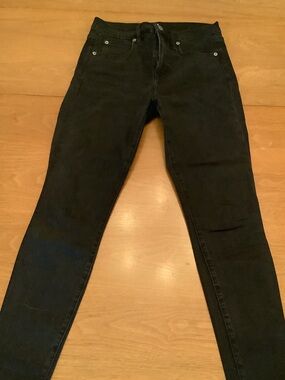 Ladie’s Black Slim Jeans - Classic Everyday Fit